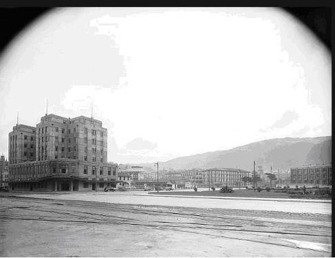 View of Waterloo Hotel, Wellington. Raine, William Hall, 1892-1955 :Negatives of New Zealand towns and scenery, and Fiji. Ref: 1/1-018076-G. Alexander Turnbull Library, Wellington, New Zealand. http://natlib.govt.nz/records/22797133