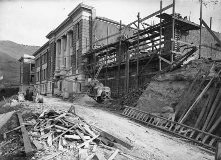 Wellington East Girls College west wing under construction. Negatives of the Evening Post newspaper. Ref: EP-1314-1/2-G. Alexander Turnbull Library, Wellington, New Zealand. http://natlib.govt.nz/records/22894346