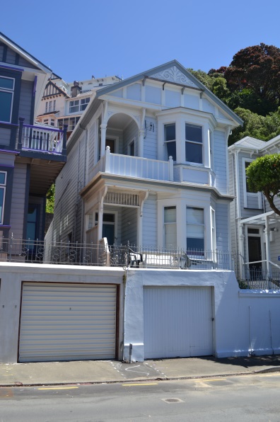 No.194 Oriental Parade (Image: Charles Collins, 2015)