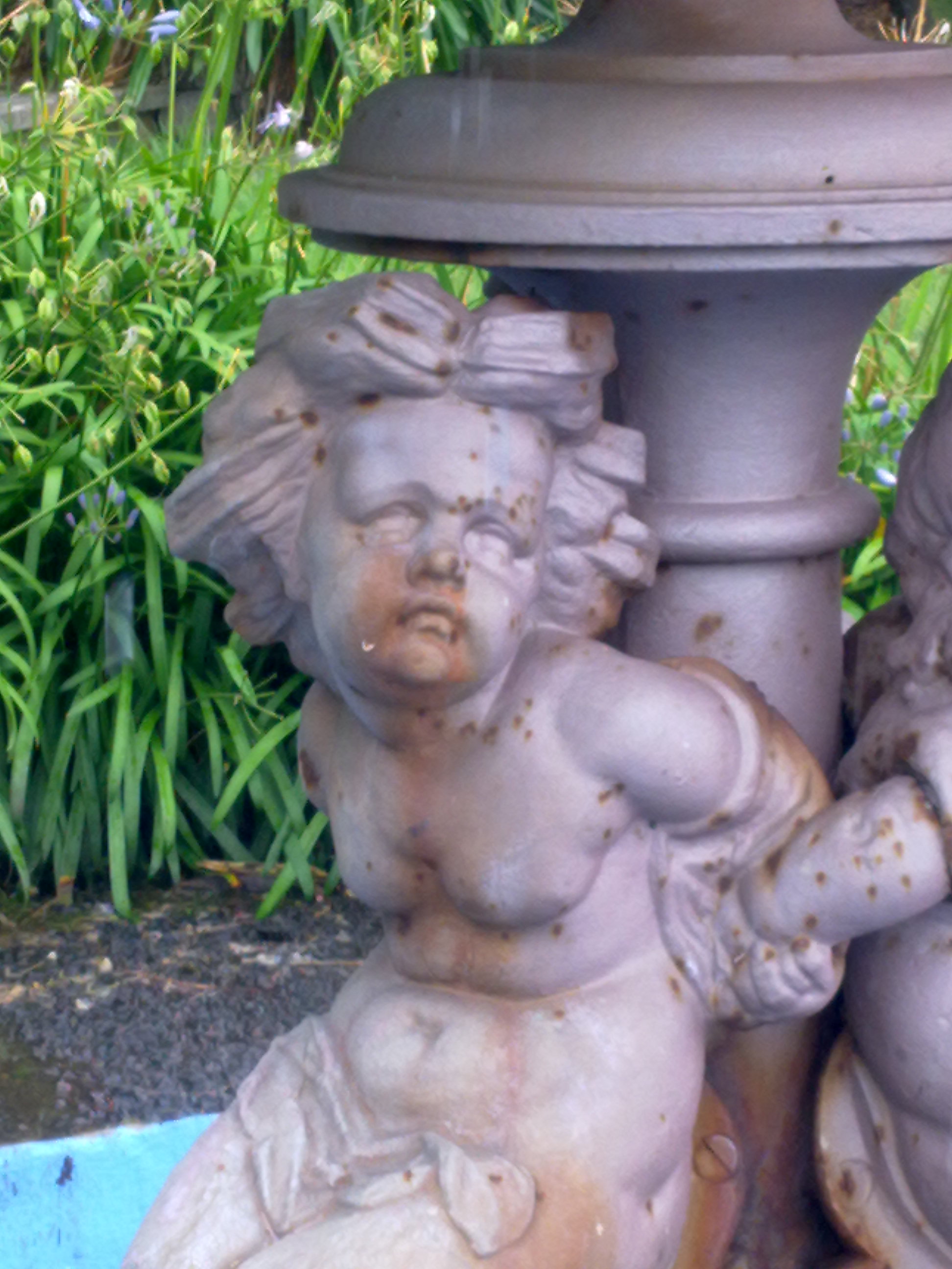 The fountain before restoration. Image: WCC, 2011