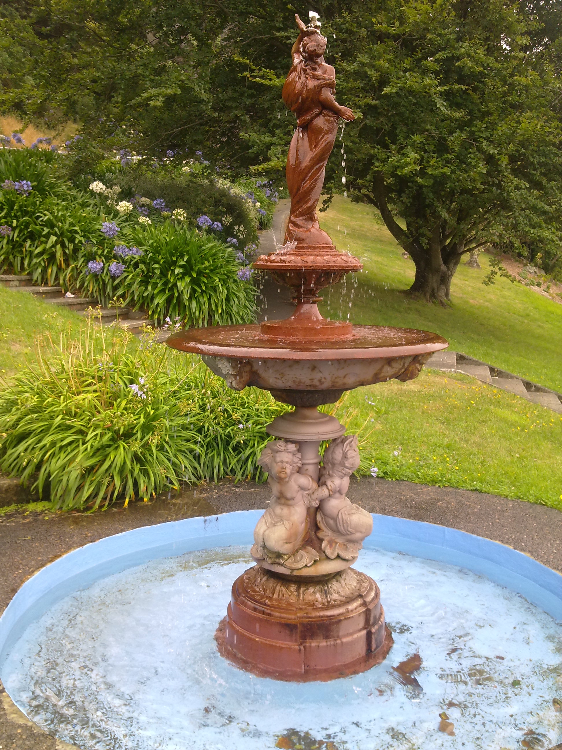 Fountain before restoration. Image: WCC, 2011