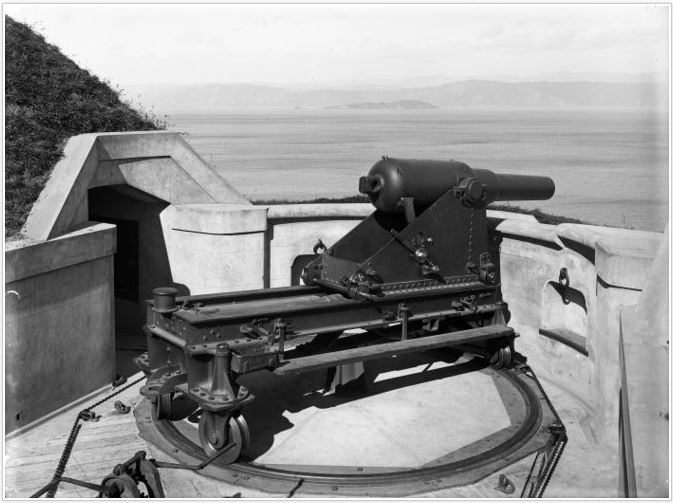 1886 - Sixty-four pound gun at Fort Buckley, Kaiwharawhara. National Library reference: 1/1-025892-G Sixty four pound gun at Fort Buckley, Kaiwharawhara, Wellington. Photograph taken by Edgar Richard Williams in 1886. 